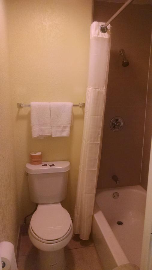 La Hacienda Inn アーテジア エクステリア 写真