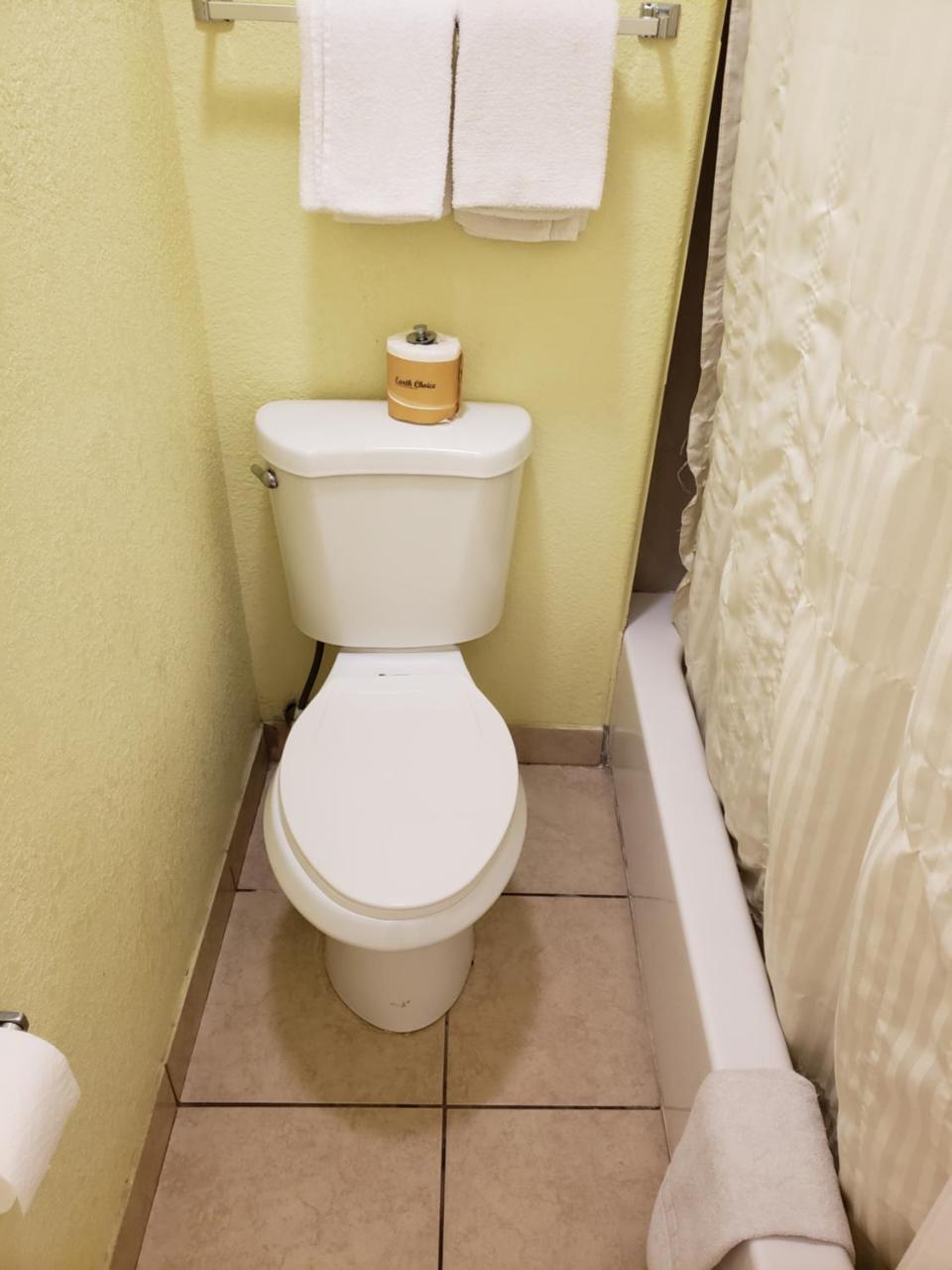 La Hacienda Inn アーテジア エクステリア 写真
